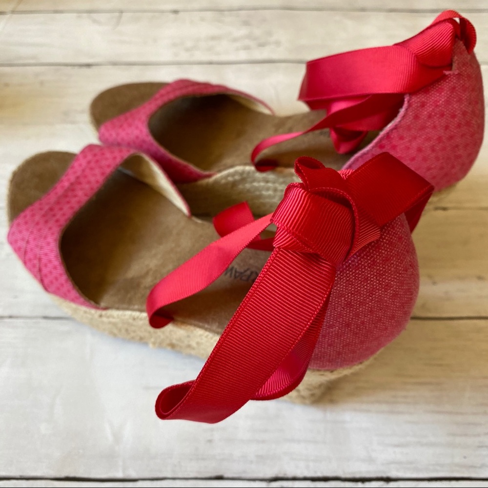 BEARPAW Red Wedge Sandals Size 11 - Picture 2 of 11